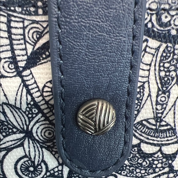 Sakroots | Navy Smart Phone Crossbody/Wallet/Wristlet - Picture 4 of 16